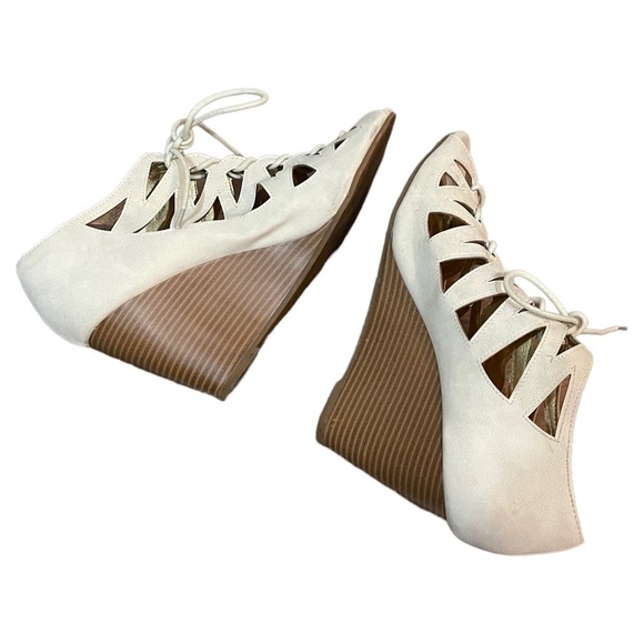 Maurices Taupe/bone gladiator style wedge sandals - Picture 2 of 9